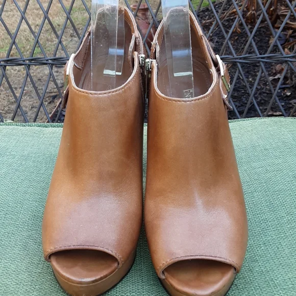 Enzo Angiolini Easebastjan Brown Leather Peep Toe Platform Heel. - Picture 6 of 16